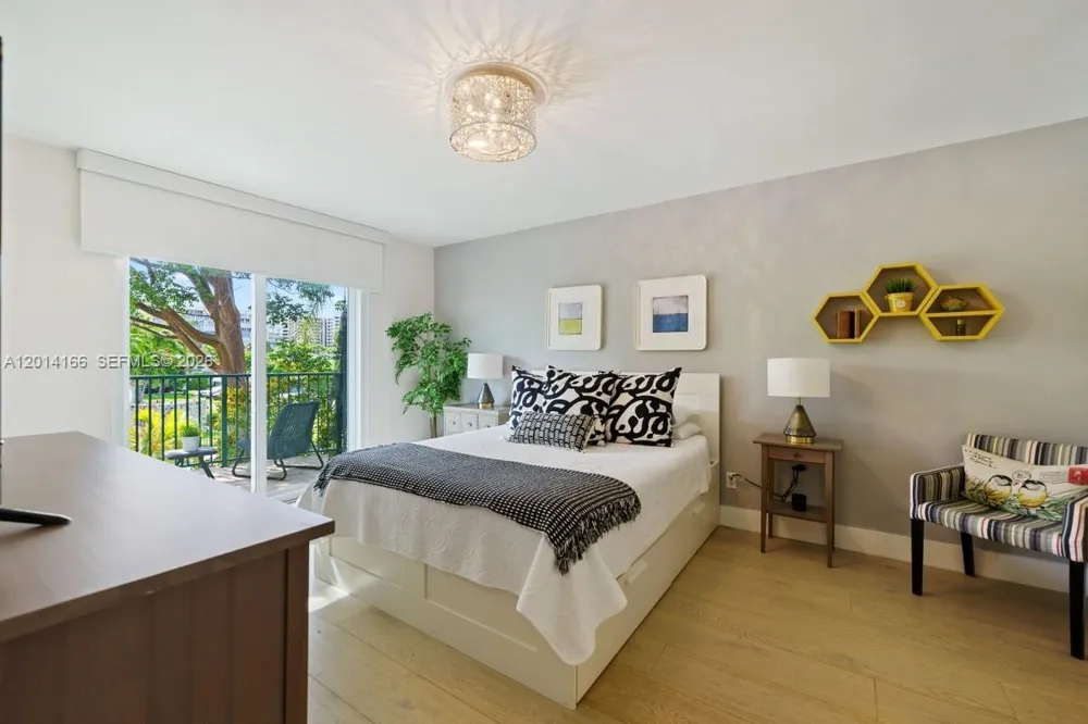 232 Sea View Dr #108 Key Biscayne, FL 33149