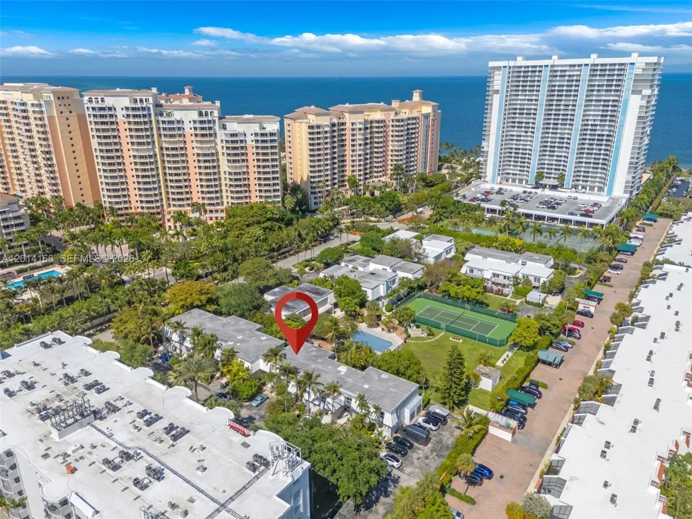 232 Sea View Dr #108 Key Biscayne, FL 33149