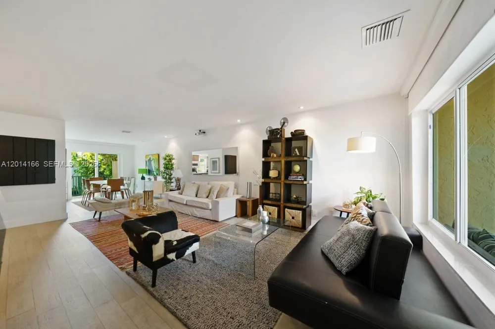 232 Sea View Dr #108 Key Biscayne, FL 33149