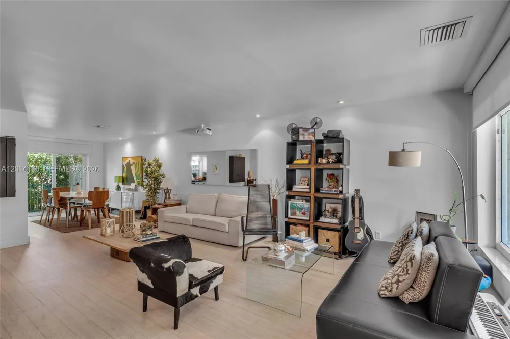 232 Sea View Dr #108 Key Biscayne, FL 33149