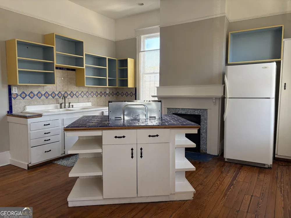 836 E Henry ST Savannah, GA 31401