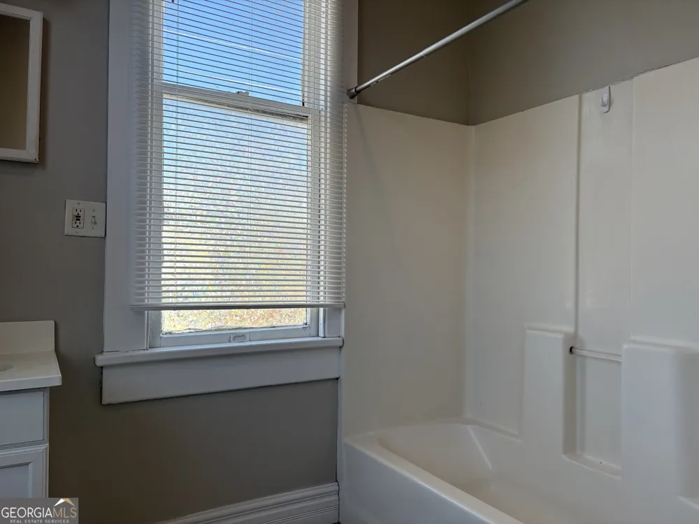 836 E Henry ST Savannah, GA 31401