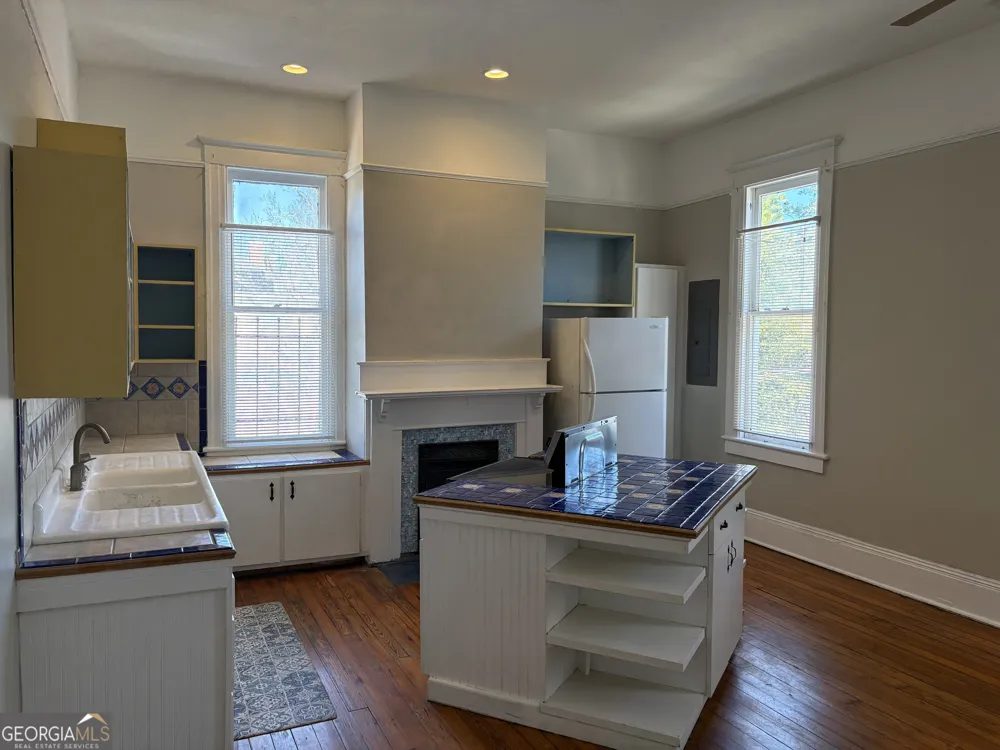 836 E Henry ST Savannah, GA 31401