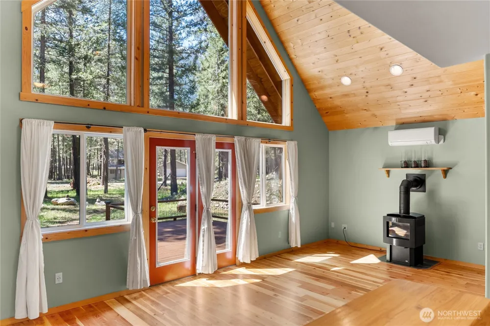 651 Lost River Rd Mazama, WA 98833
