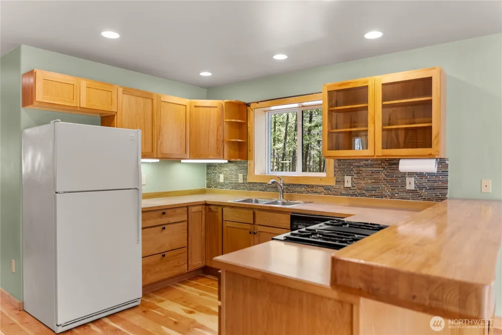 651 Lost River Rd Mazama, WA 98833