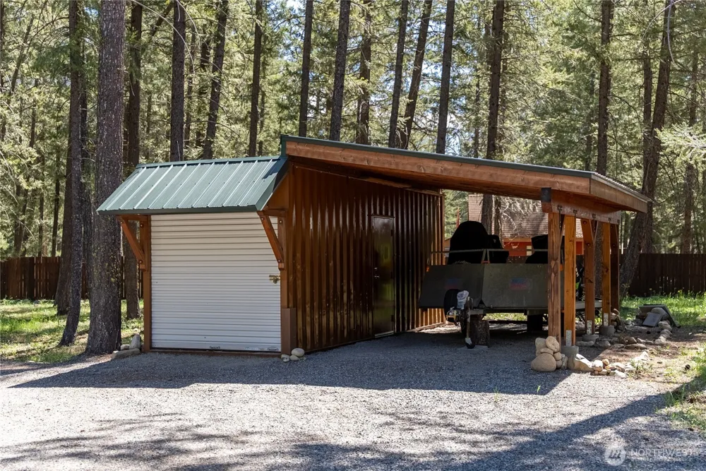 651 Lost River Rd Mazama, WA 98833