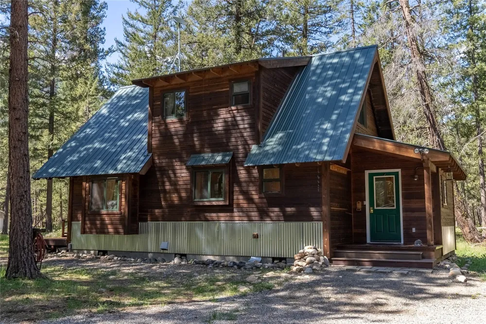 651 Lost River Rd Mazama, WA 98833