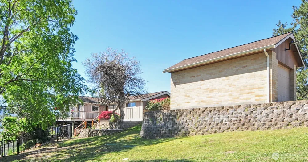 553 Summit Boulevard Manson, WA 98831