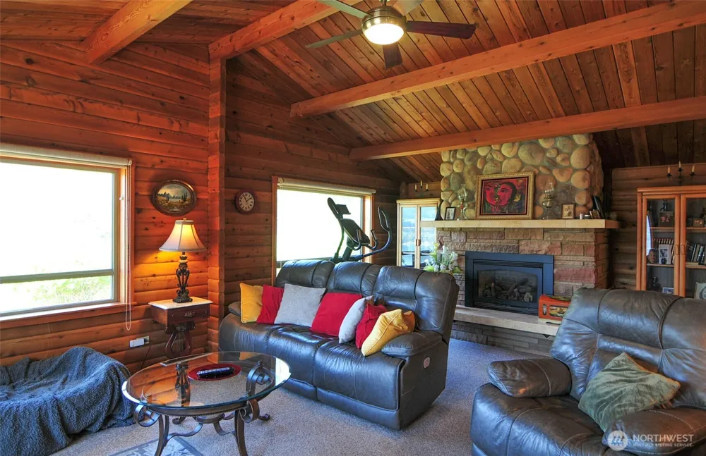 553 Summit Boulevard Manson, WA 98831