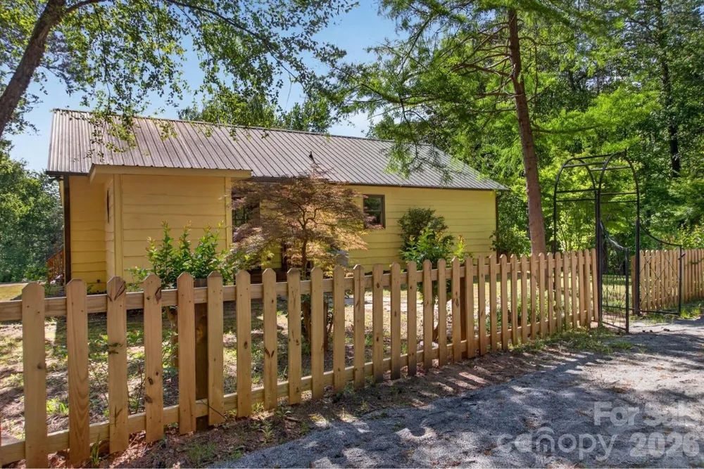 3205 Collinsville Road Columbus, NC 28722