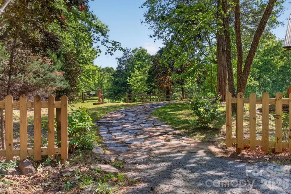 3205 Collinsville Road Columbus, NC 28722