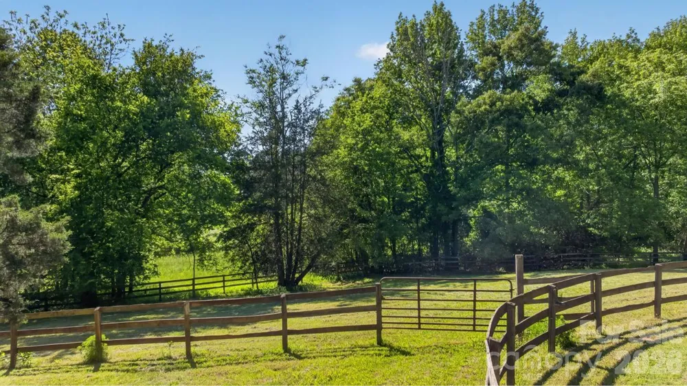 3205 Collinsville Road Columbus, NC 28722