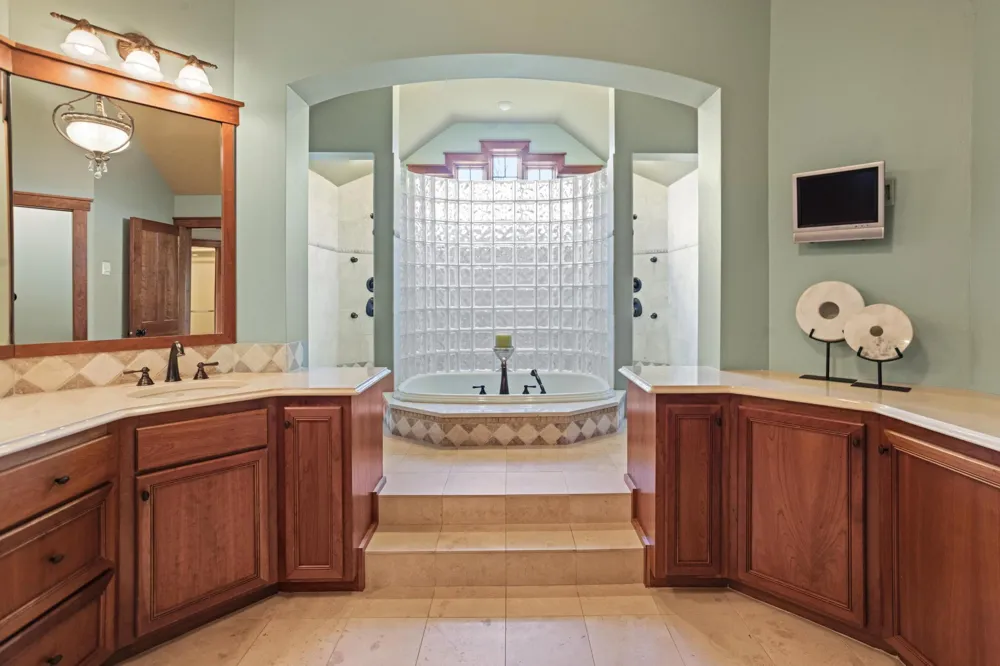 270 North Shore Drive W Orono, MN 55364