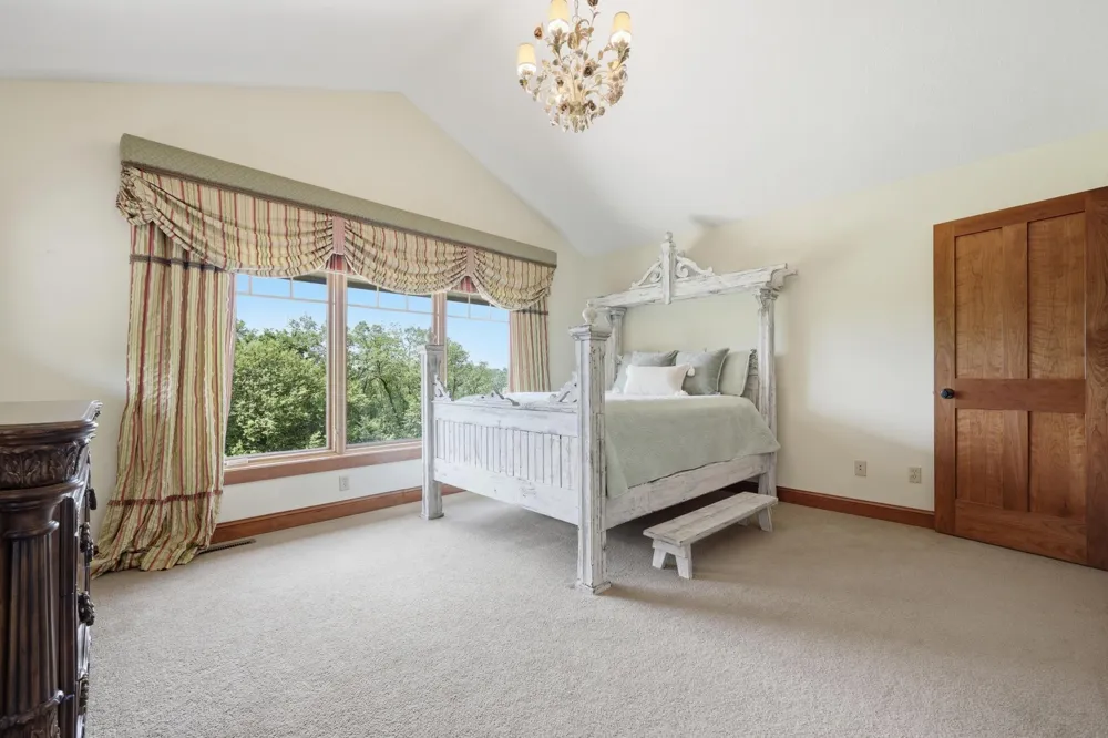 270 North Shore Drive W Orono, MN 55364