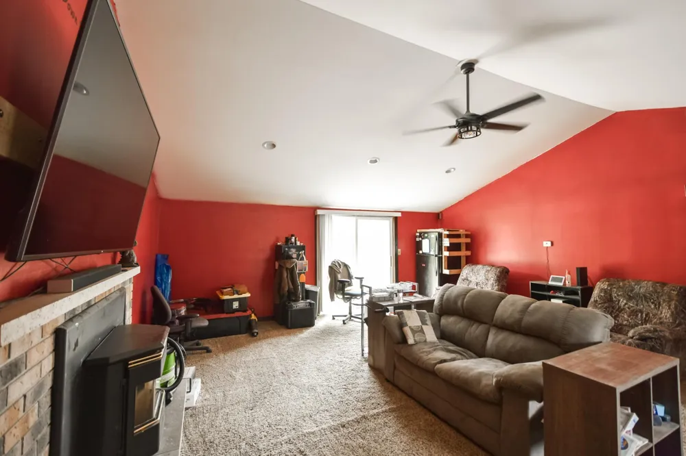 58196 County Road 21 Mazeppa, MN 55956