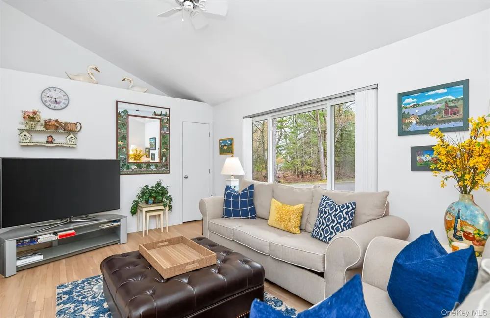 1 Whippoorwill Lane East Quogue, NY 11942