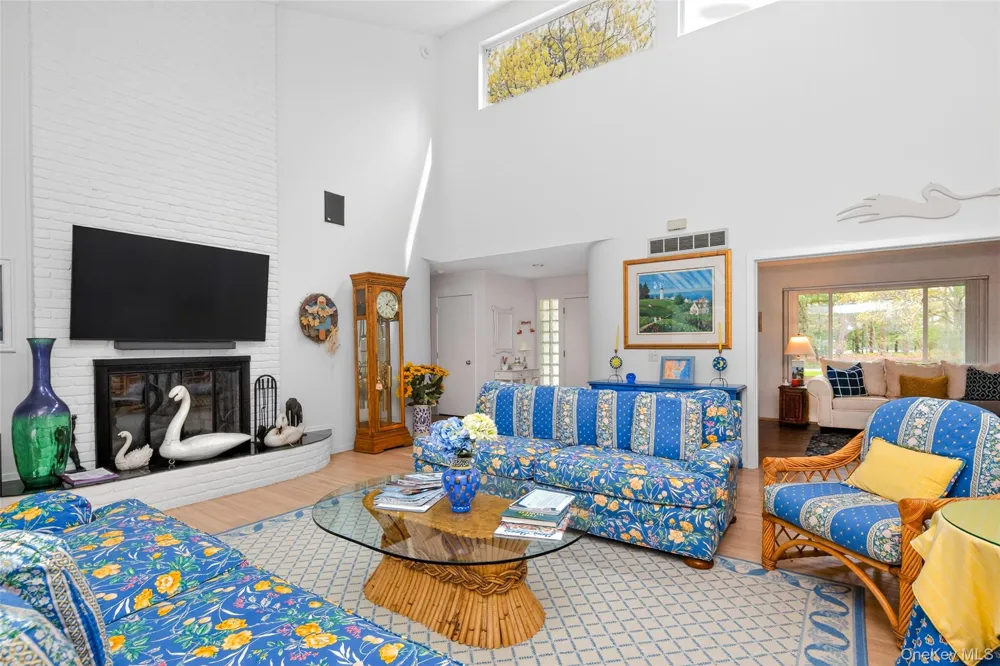 1 Whippoorwill Lane East Quogue, NY 11942