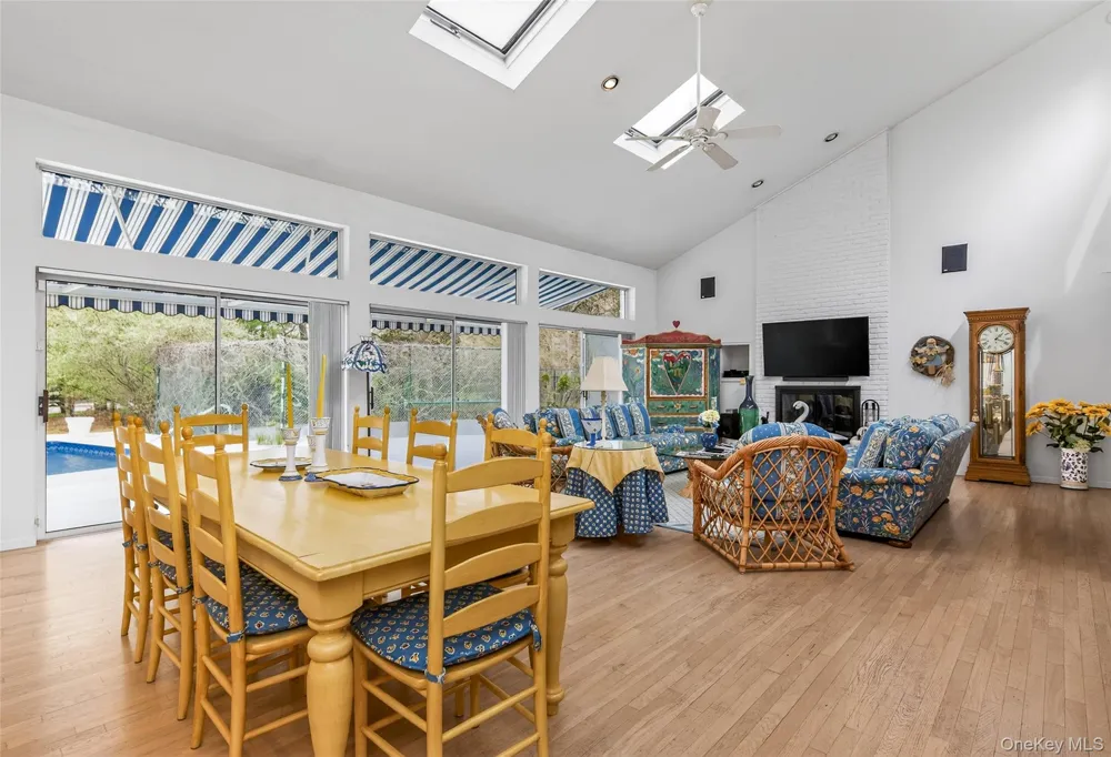 1 Whippoorwill Lane East Quogue, NY 11942