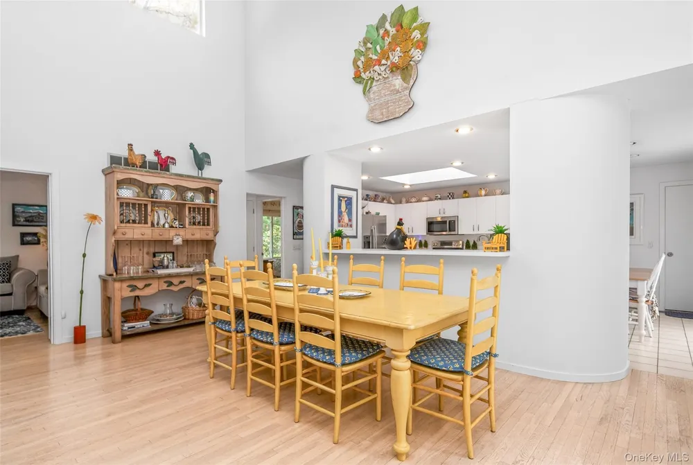 1 Whippoorwill Lane East Quogue, NY 11942