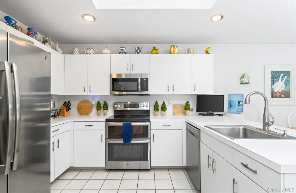 1 Whippoorwill Lane East Quogue, NY 11942