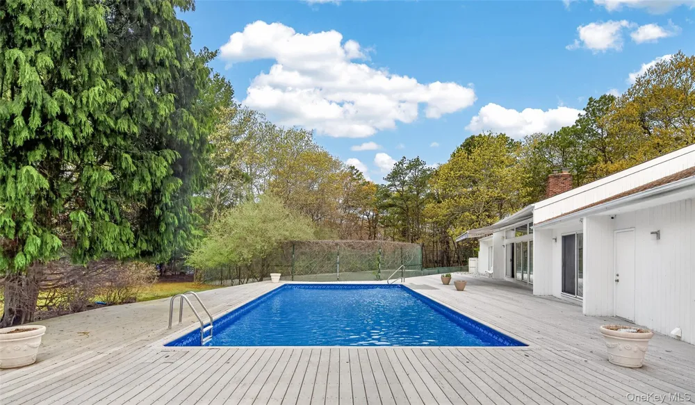 1 Whippoorwill Lane East Quogue, NY 11942