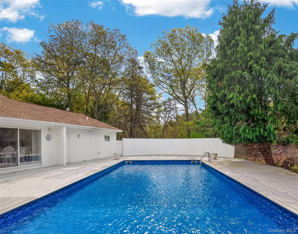 1 Whippoorwill Lane East Quogue, NY 11942
