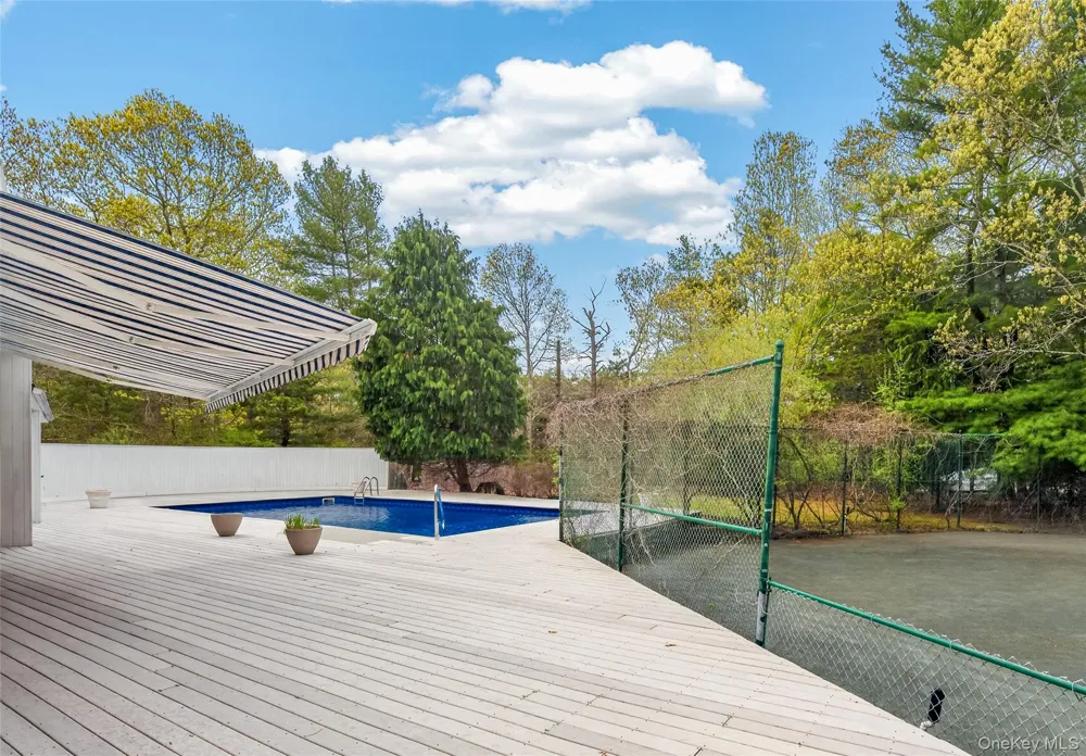 1 Whippoorwill Lane East Quogue, NY 11942