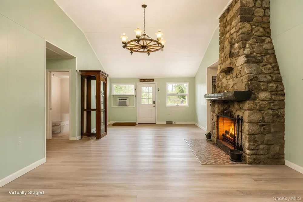 1 Warwick Place Florida, NY 10921