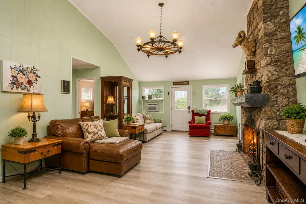 1 Warwick Place Florida, NY 10921