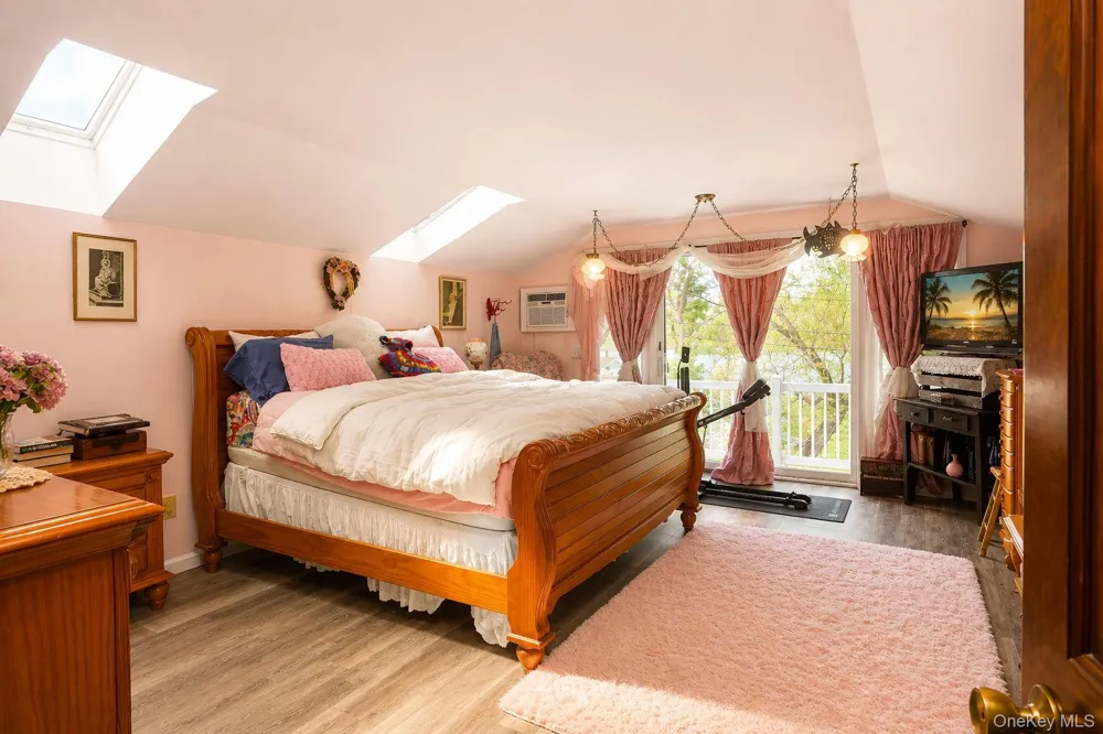 1 Warwick Place Florida, NY 10921