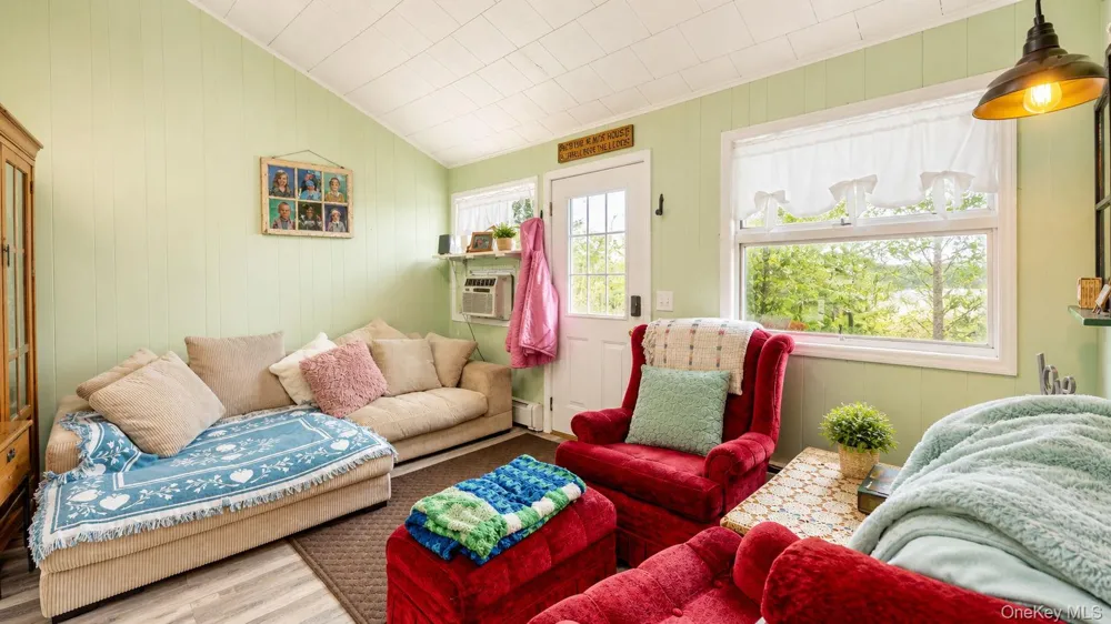 1 Warwick Place Florida, NY 10921