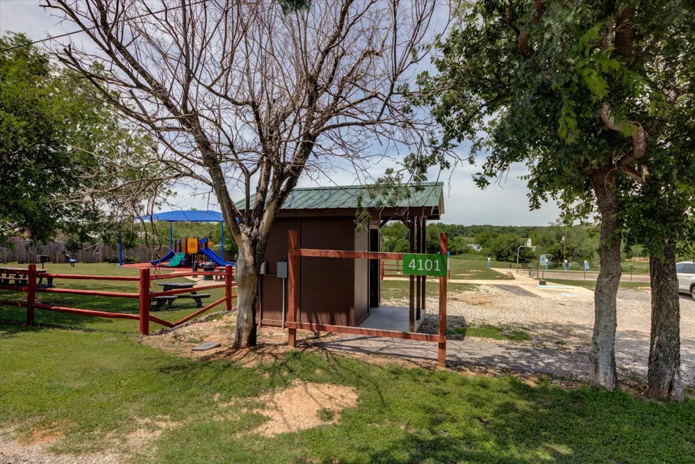 855 Aspen Lane Cottonwood Shores, TX 78657