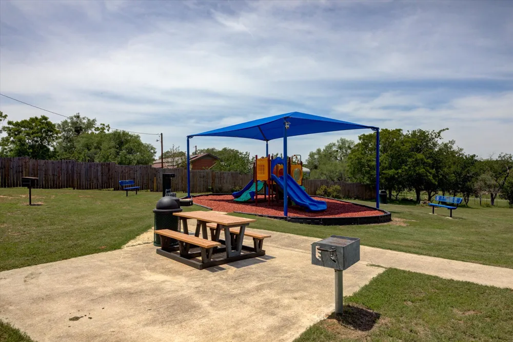 855 Aspen Lane Cottonwood Shores, TX 78657