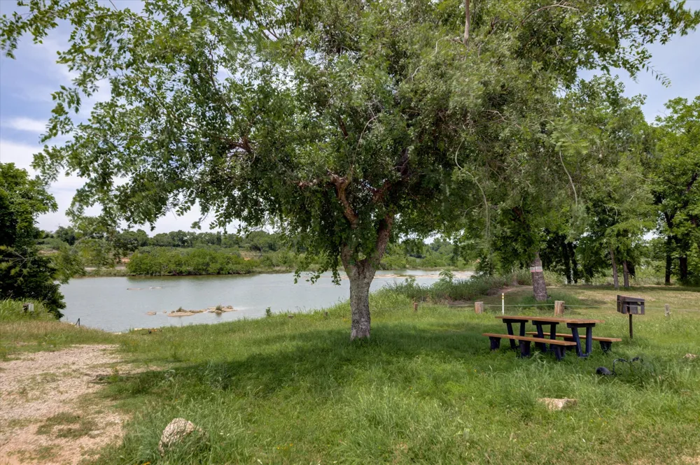 855 Aspen Lane Cottonwood Shores, TX 78657