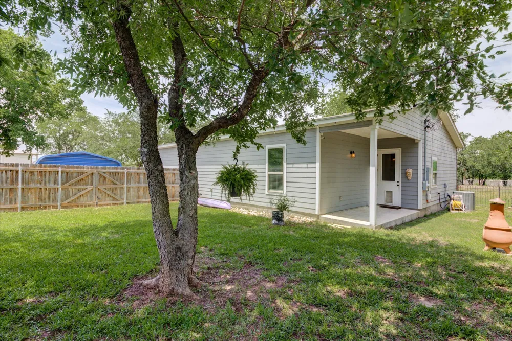 855 Aspen Lane Cottonwood Shores, TX 78657