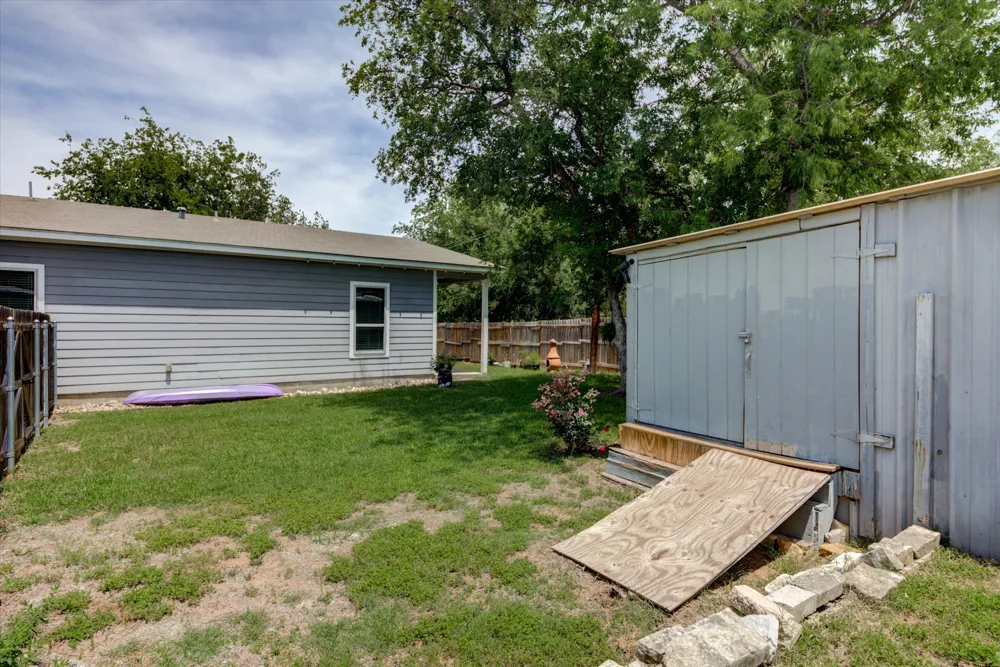 855 Aspen Lane Cottonwood Shores, TX 78657