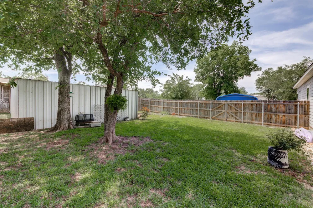 855 Aspen Lane Cottonwood Shores, TX 78657