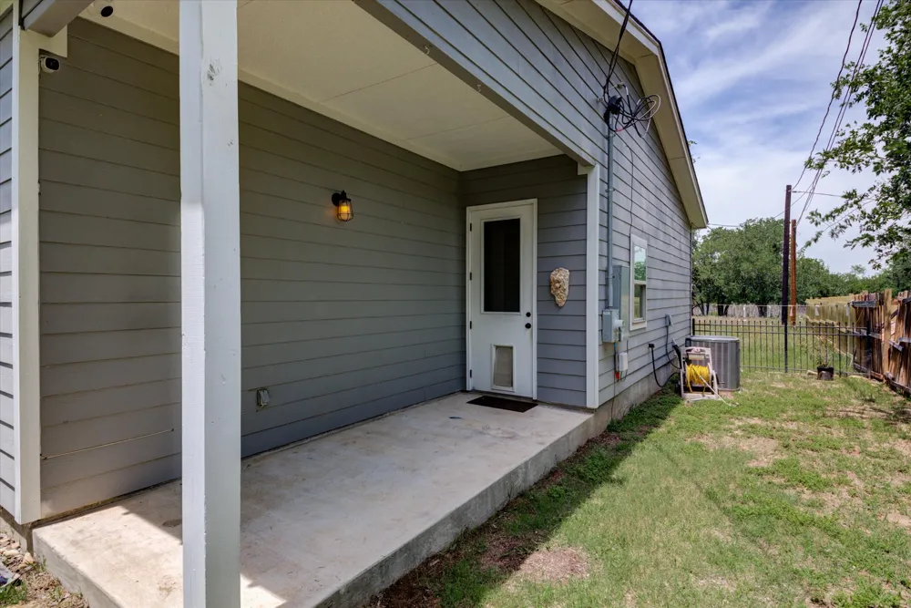 855 Aspen Lane Cottonwood Shores, TX 78657