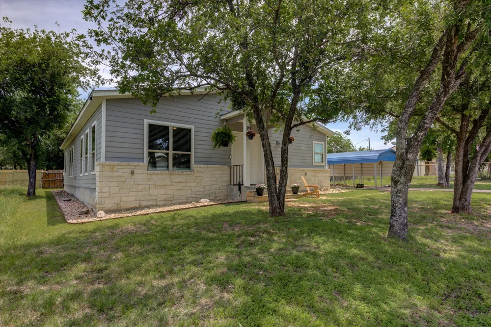 855 Aspen Lane Cottonwood Shores, TX 78657