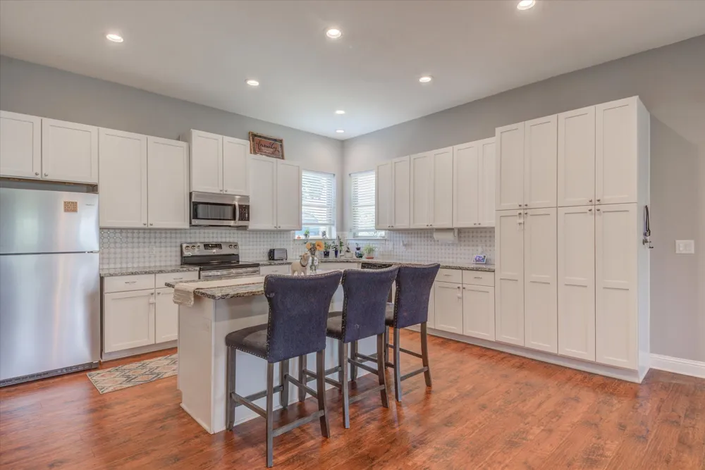 855 Aspen Lane Cottonwood Shores, TX 78657