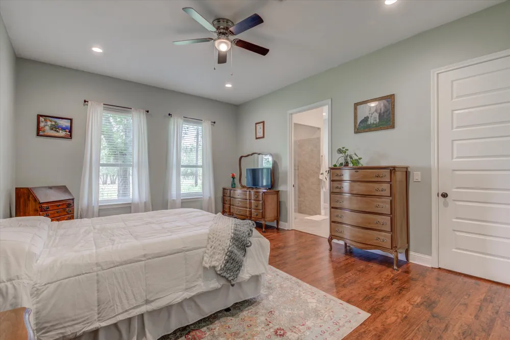 855 Aspen Lane Cottonwood Shores, TX 78657