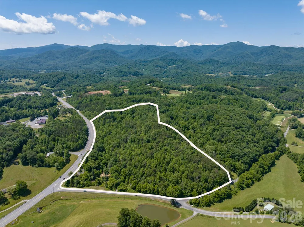 1409 US 441 Highway Whittier, NC 28789