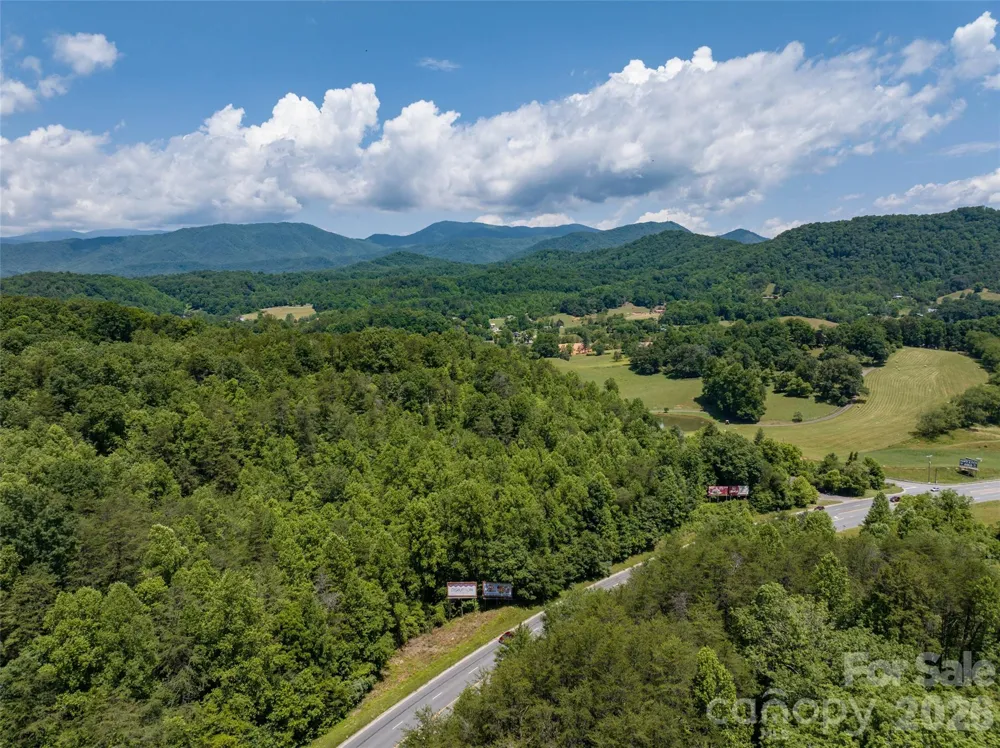1409 US 441 Highway Whittier, NC 28789