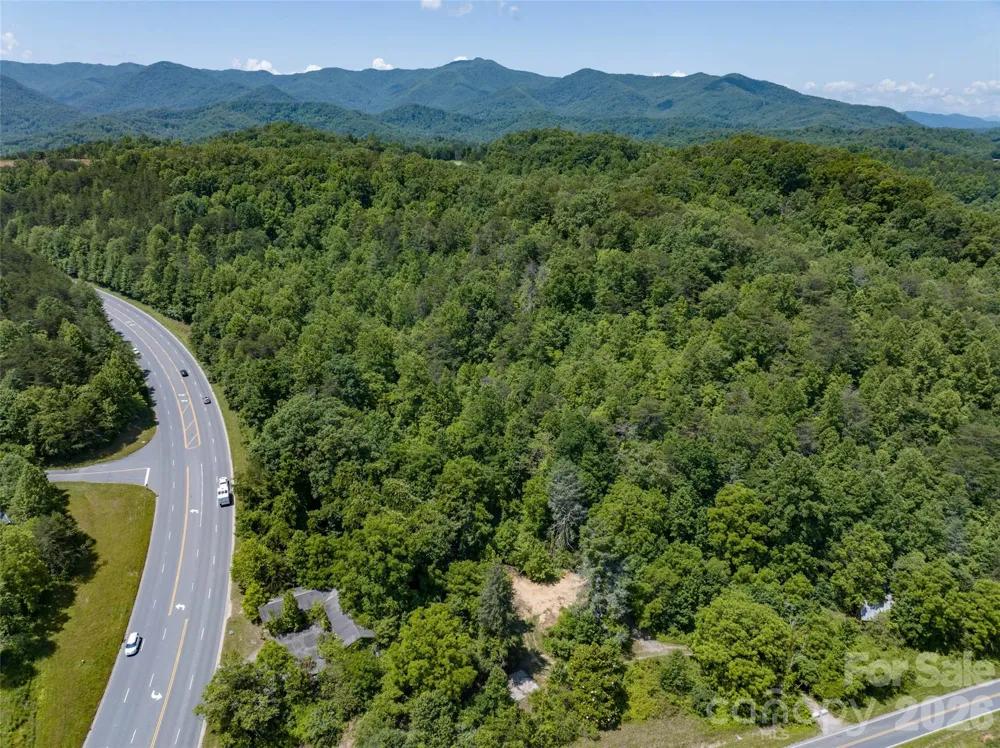 1409 US 441 Highway Whittier, NC 28789