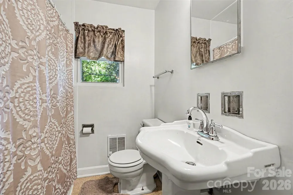 1304 Shannon Drive Wadesboro, NC 28170