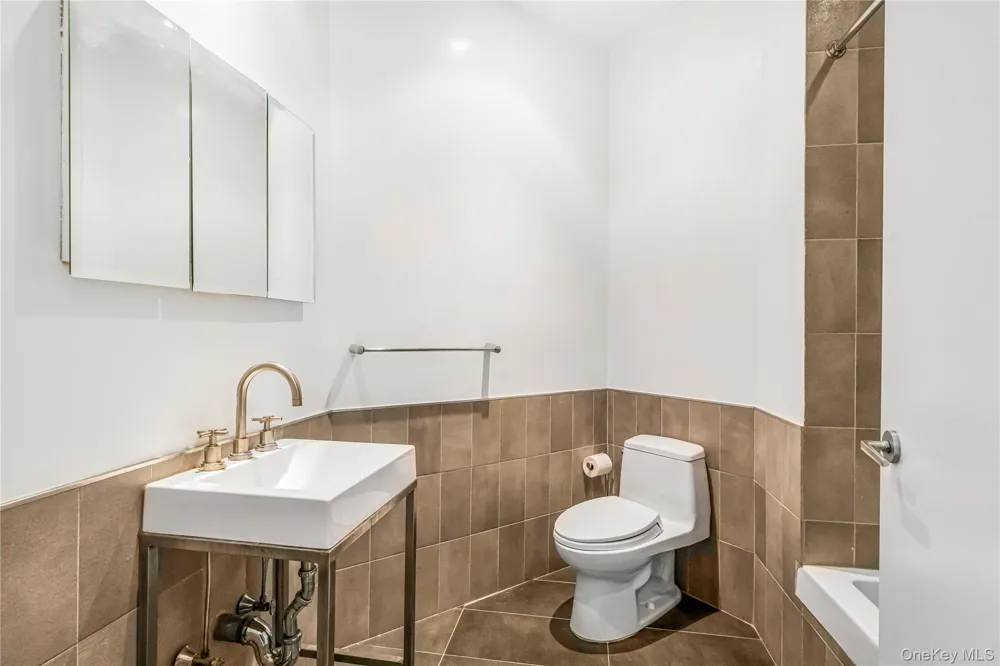 55 Berry Street #4F Brooklyn, NY 11249