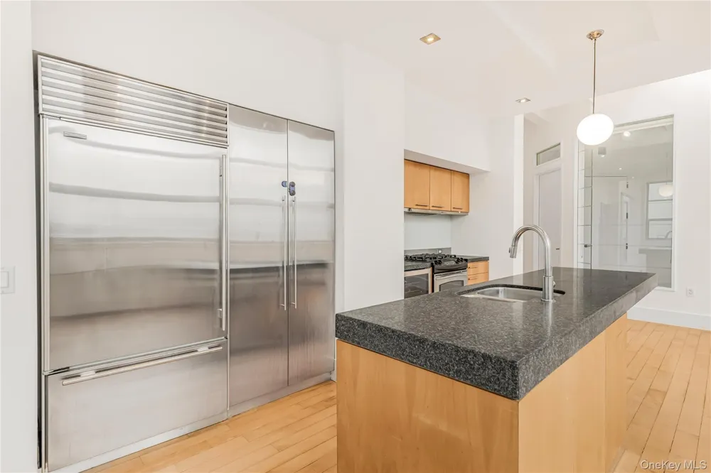 55 Berry Street #4F Brooklyn, NY 11249