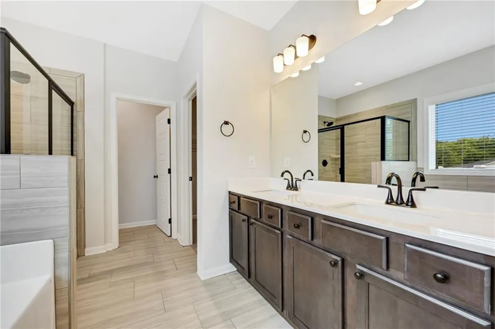 5325 Fox Hill Lane Oakwood, GA 30566