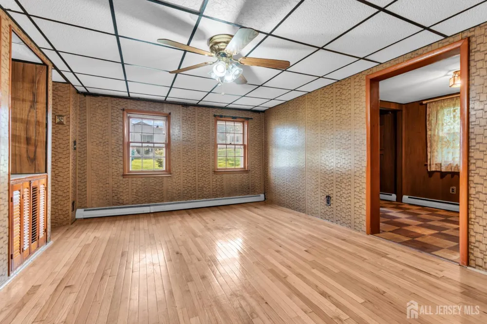 124 Higgins Road Old Bridge, NJ 07747