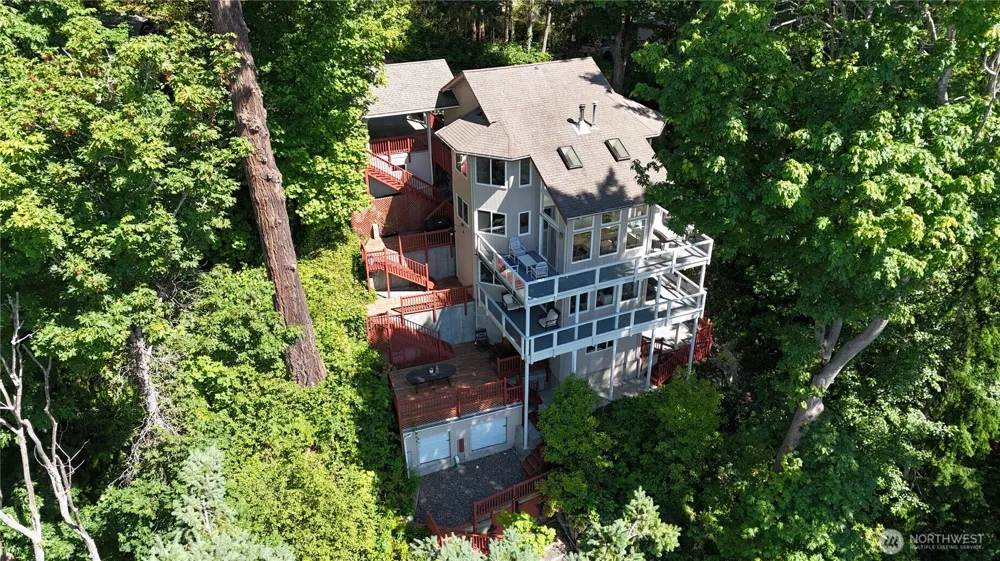 17455 Paige Lane SW Vashon, WA 98070